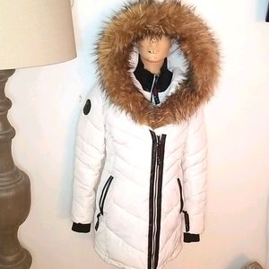 Canada Weather Gear Womans Faux fur puffer coat